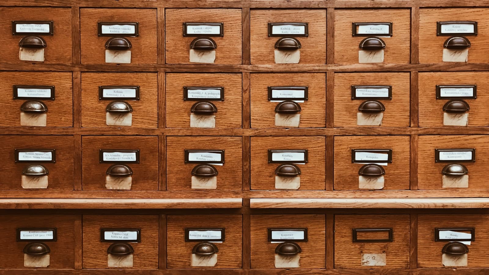 Cover image for Database Modernization